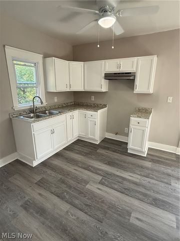 11824 Honeydale Avenue, Cleveland, OH 44120