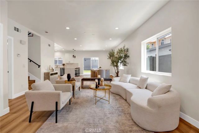 10830 Mather, Sunland, CA 91040