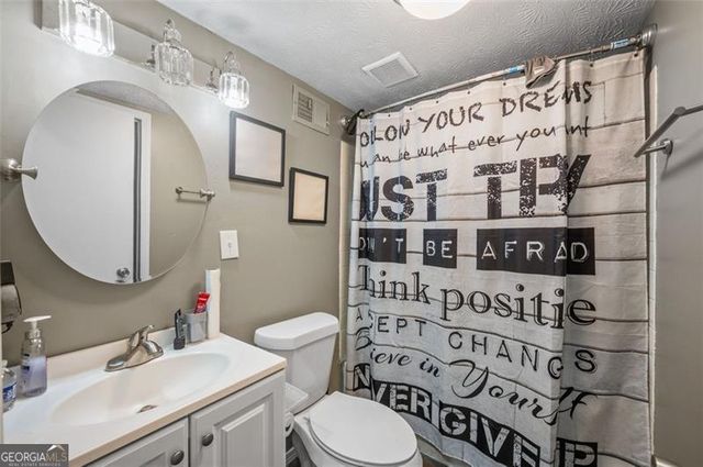 1006 Pine Tree, Atlanta, GA 30349