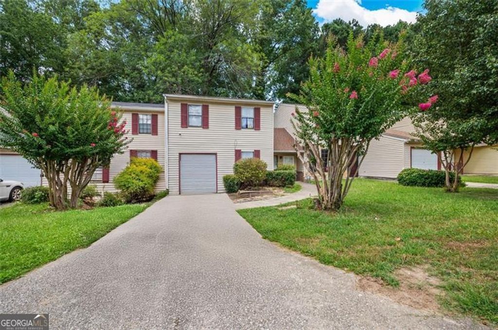 1006 Pine Tree, Atlanta, GA 30349