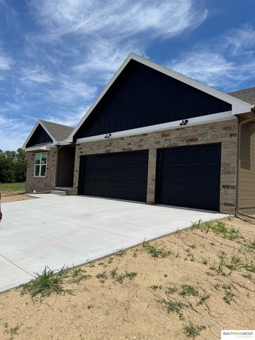 2206 Citta Circle, Bellevue, NE 68147