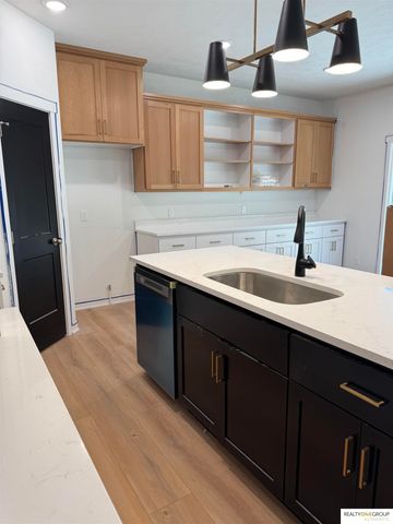 2206 Citta Circle, Bellevue, NE 68147