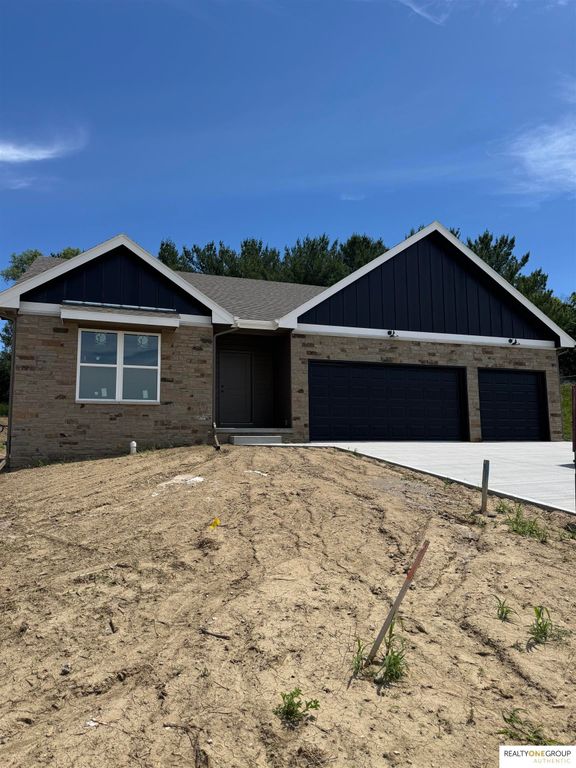 2206 Citta Circle, Bellevue, NE 68147