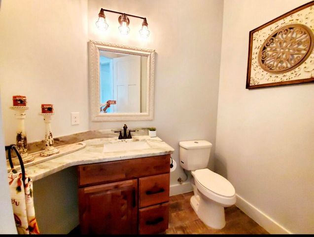 7220 Hart Road, Laurel Hill, FL 32567