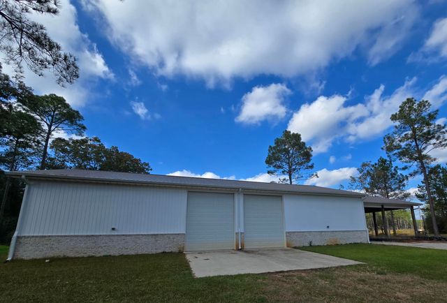 7220 Hart Road, Laurel Hill, FL 32567