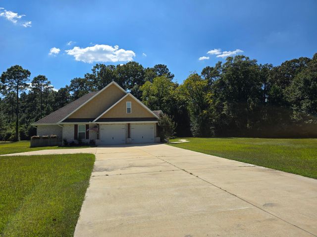 7220 Hart Road, Laurel Hill, FL 32567