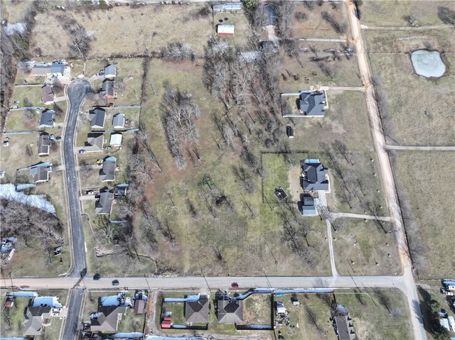 924 Hickman, Pea Ridge, AR 72751