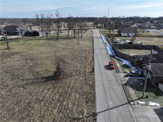 924 Hickman, Pea Ridge, AR 72751