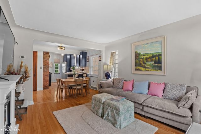 475 Touraine Road, Grosse Pointe Farms, MI 48236