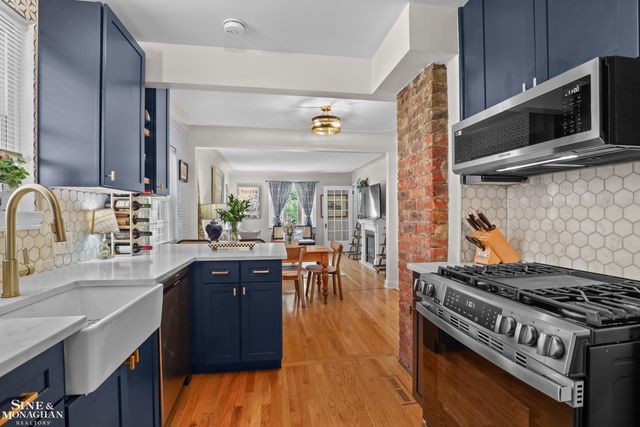 475 Touraine Road, Grosse Pointe Farms, MI 48236