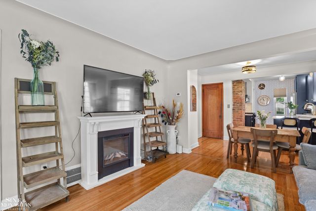 475 Touraine Road, Grosse Pointe Farms, MI 48236