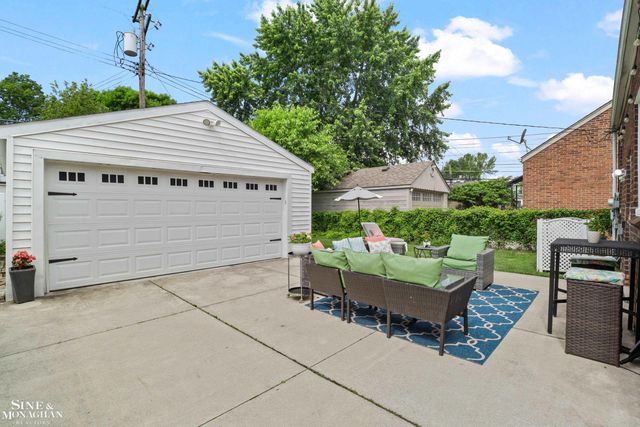 475 Touraine Road, Grosse Pointe Farms, MI 48236