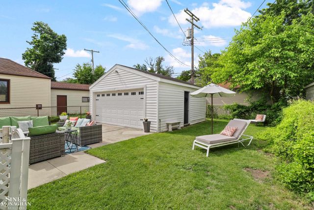 475 Touraine Road, Grosse Pointe Farms, MI 48236