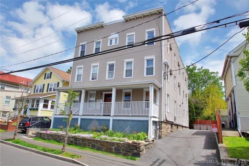 49 South Water Street APT 3R, Greenwich, CT 06830
