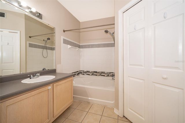 6663 QUEENS BOROUGH AVENUE 208, Orlando, FL 32835