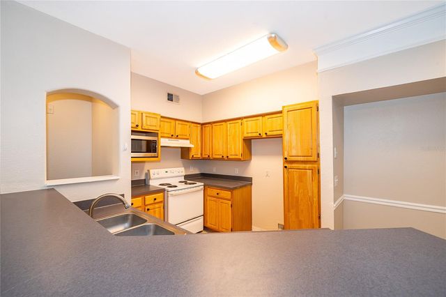 6663 QUEENS BOROUGH AVENUE 208, Orlando, FL 32835