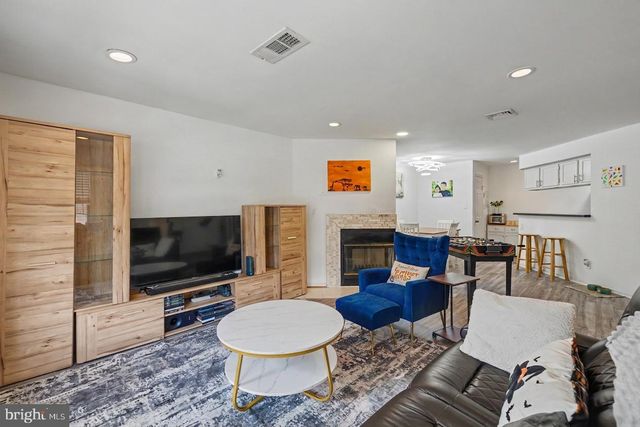 4046 CHETHAM WAY, Woodbridge, VA 22192