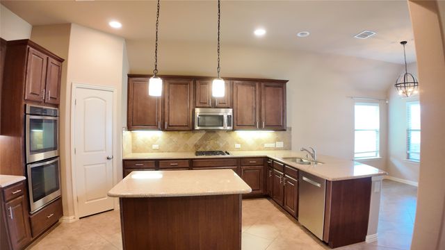 639 Stevenson Drive, Fate, TX 75087