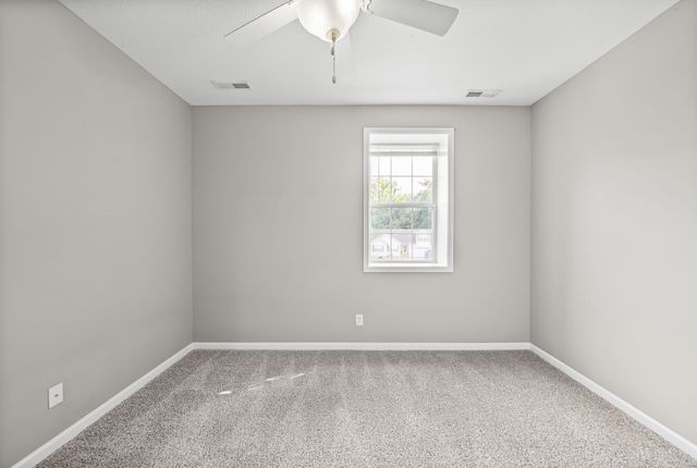 1114 Gunpoint Dr, Clarksville, TN 37042