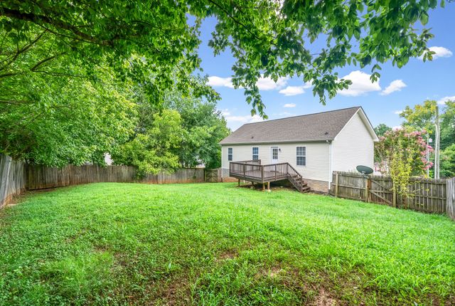 1114 Gunpoint Dr, Clarksville, TN 37042