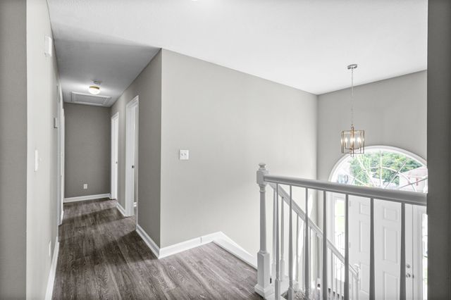 1114 Gunpoint Dr, Clarksville, TN 37042