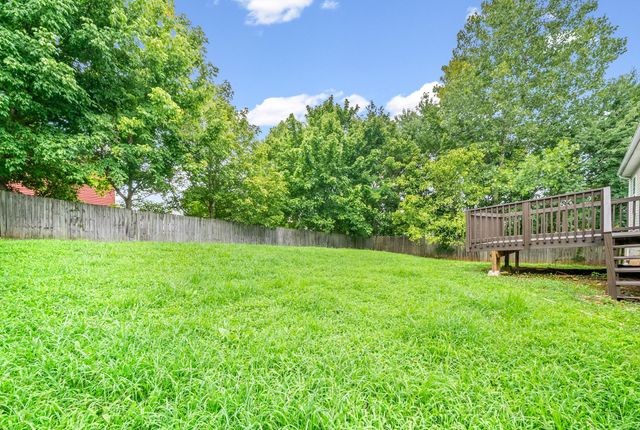 1114 Gunpoint Dr, Clarksville, TN 37042