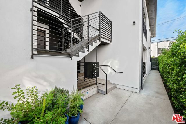 1211 S Sherbourne Drive 2, Los Angeles, CA 90035