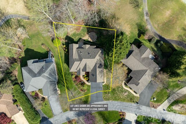 113 Fairway Knoll Drive, Hendersonville, NC 28739