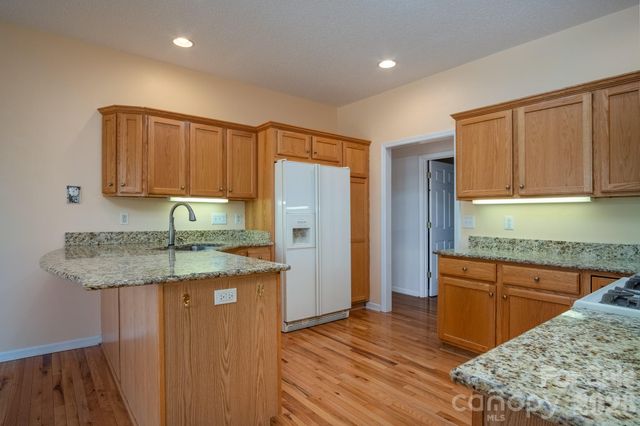 113 Fairway Knoll Drive, Hendersonville, NC 28739
