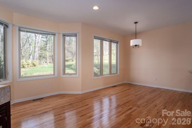 113 Fairway Knoll Drive, Hendersonville, NC 28739