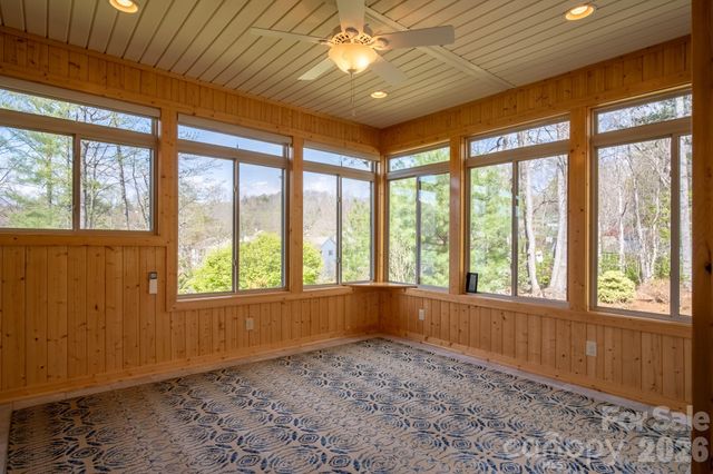 113 Fairway Knoll Drive, Hendersonville, NC 28739