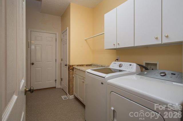 113 Fairway Knoll Drive, Hendersonville, NC 28739