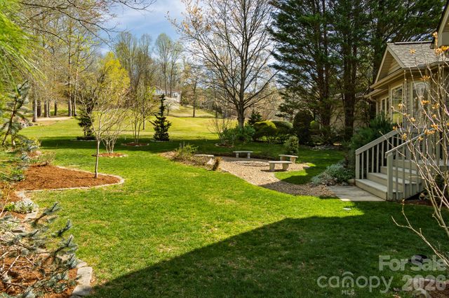 113 Fairway Knoll Drive, Hendersonville, NC 28739