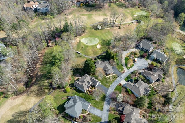 113 Fairway Knoll Drive, Hendersonville, NC 28739