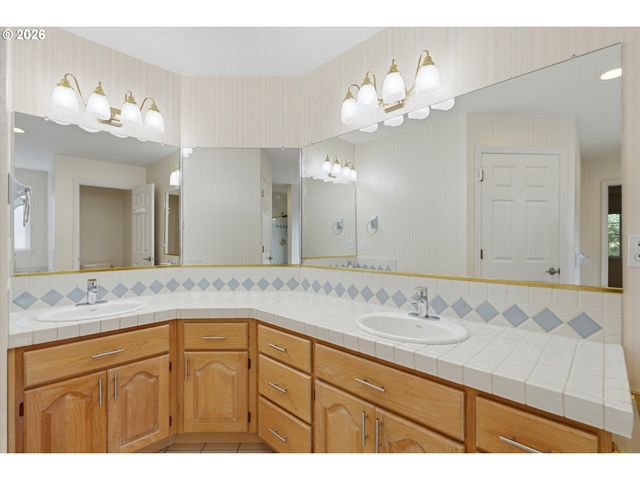 1833 Nw DORAL St, Mc Minnville, OR 97128