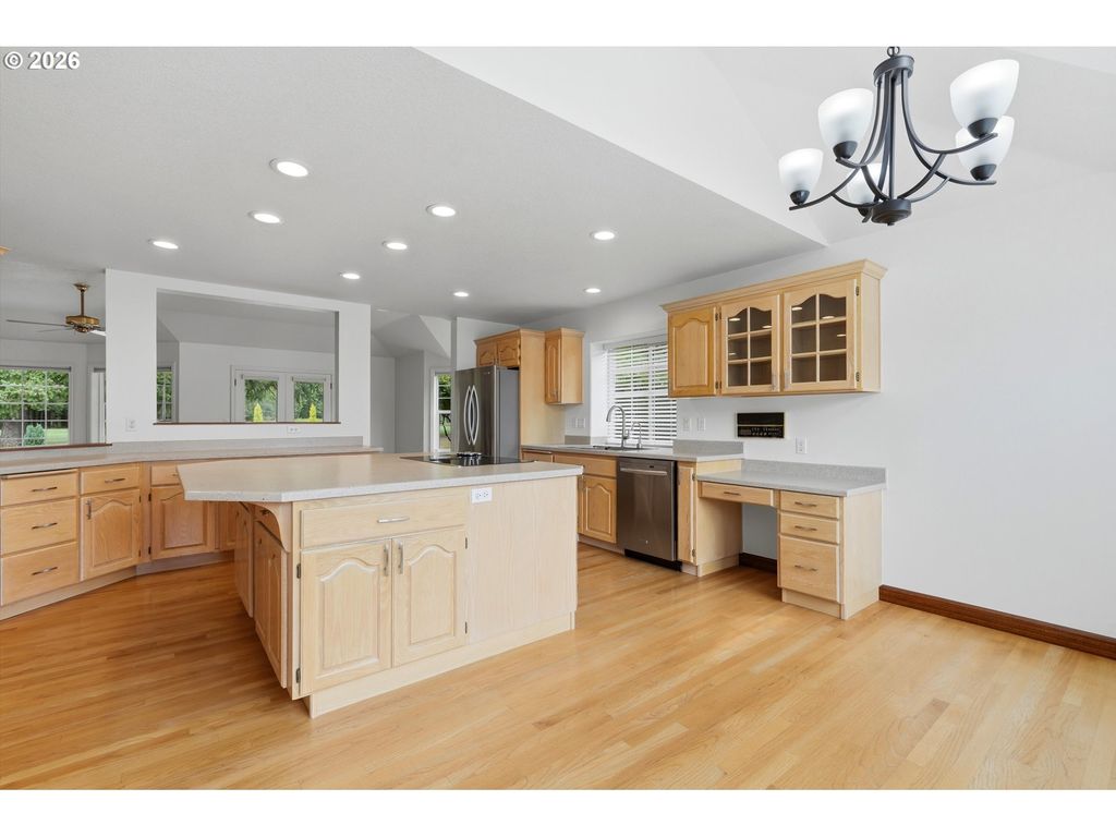 Image 13 of property listing at 1833 Nw DORAL St, Mc Minnville, OR 97128