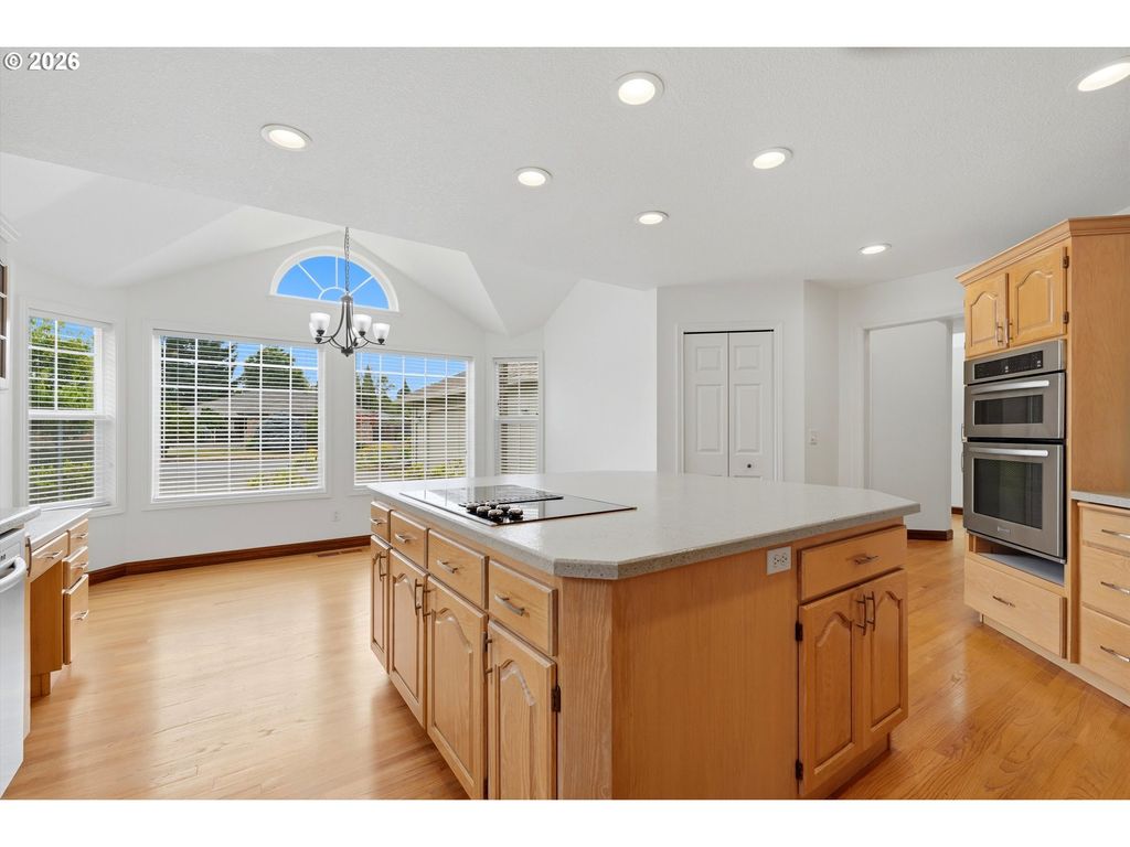Image 14 of property listing at 1833 Nw DORAL St, Mc Minnville, OR 97128