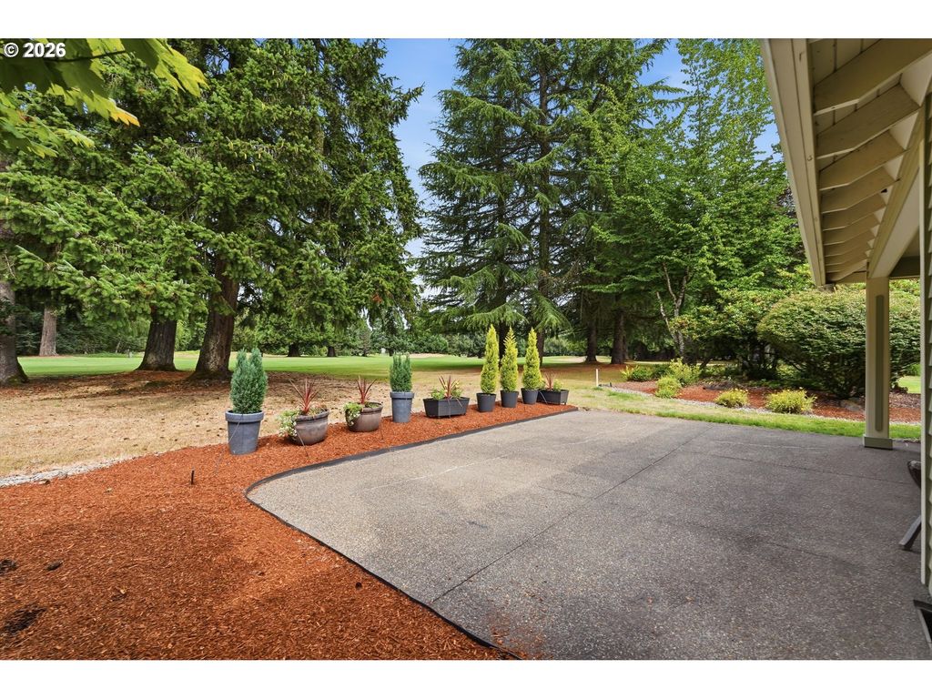 Image 34 of property listing at 1833 Nw DORAL St, Mc Minnville, OR 97128