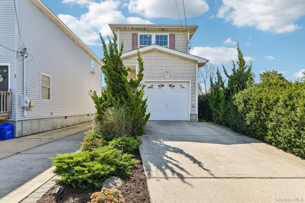 5 Martin Street W, East Rockaway, NY 11518