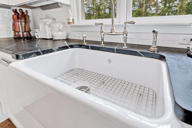 8 Midway Rd, Bourne, MA 02559