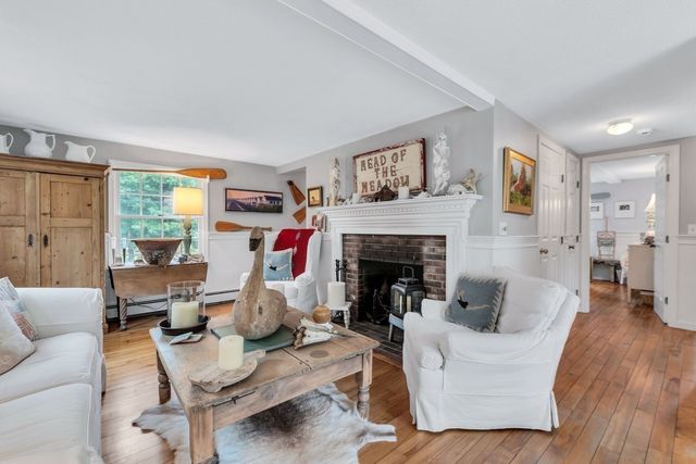 8 Midway Rd, Bourne, MA 02559