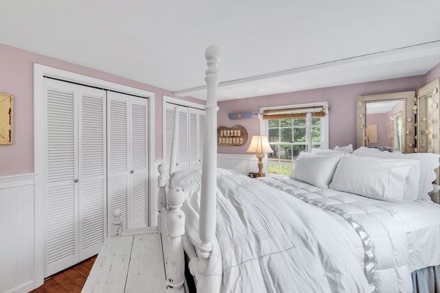8 Midway Rd, Bourne, MA 02559