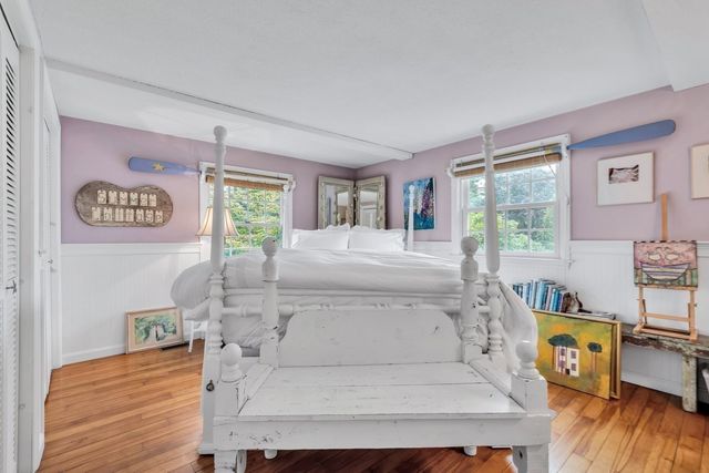 8 Midway Rd, Bourne, MA 02559