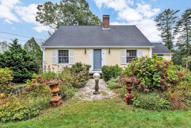 8 Midway Rd, Bourne, MA 02559