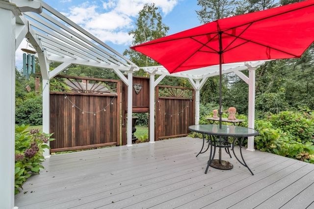 8 Midway Rd, Bourne, MA 02559