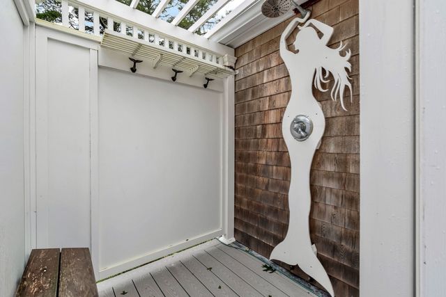 8 Midway Rd, Bourne, MA 02559