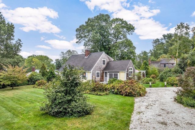 8 Midway Rd, Bourne, MA 02559