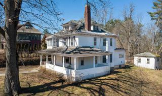 37 Edgehill Road, St. Johnsbury, VT 05819