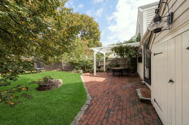 217 North St, Hingham, MA 02043