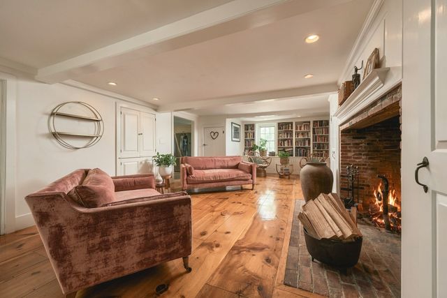 217 North St, Hingham, MA 02043